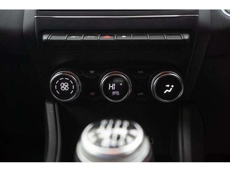 Renault Captur 1.3 TCe Iconic Euro 6 (s/s) 5dr - U1130