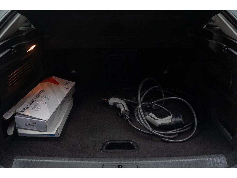 Citroen e-C4 50kWh Shine Plus Auto 5dr (7.4kW Charger) - U1157