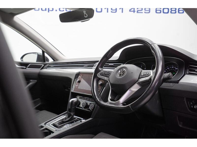 Volkswagen Passat 1.6 TDI SE Nav DSG Euro 6 (s/s) 5dr - U1167