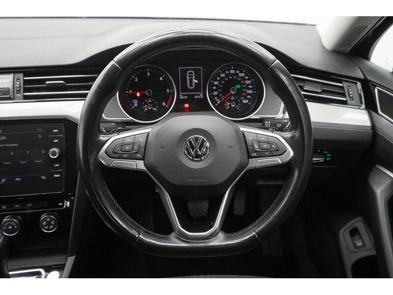 Volkswagen Passat 1.6 TDI SE Nav DSG Euro 6 (s/s) 5dr - U1167