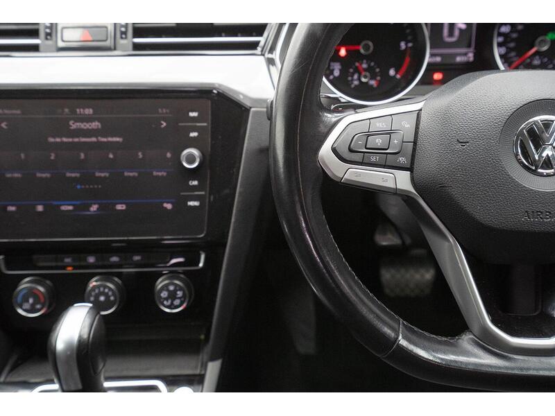 Volkswagen Passat 1.6 TDI SE Nav DSG Euro 6 (s/s) 5dr - U1167