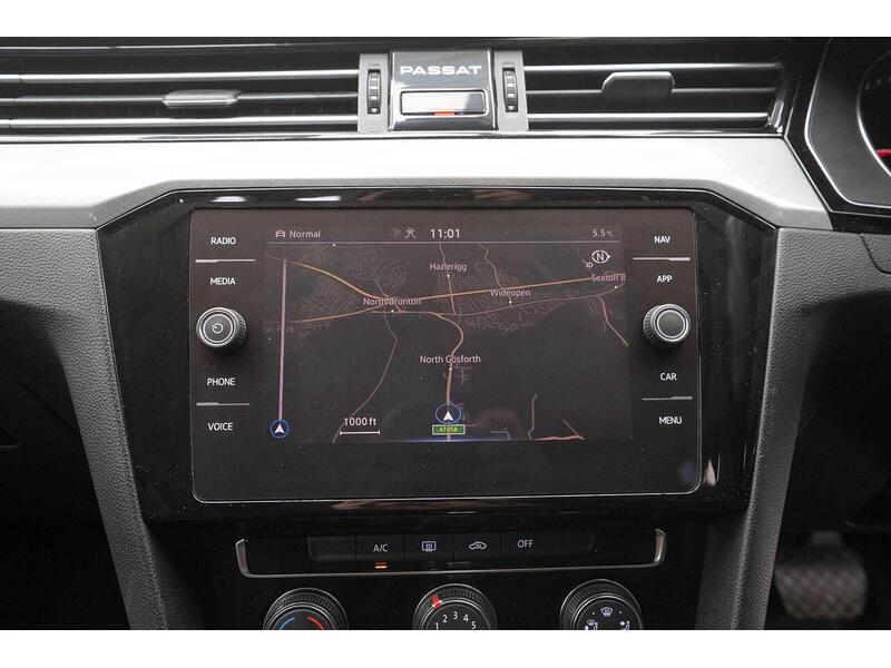 Volkswagen Passat 1.6 TDI SE Nav DSG Euro 6 (s/s) 5dr - U1167
