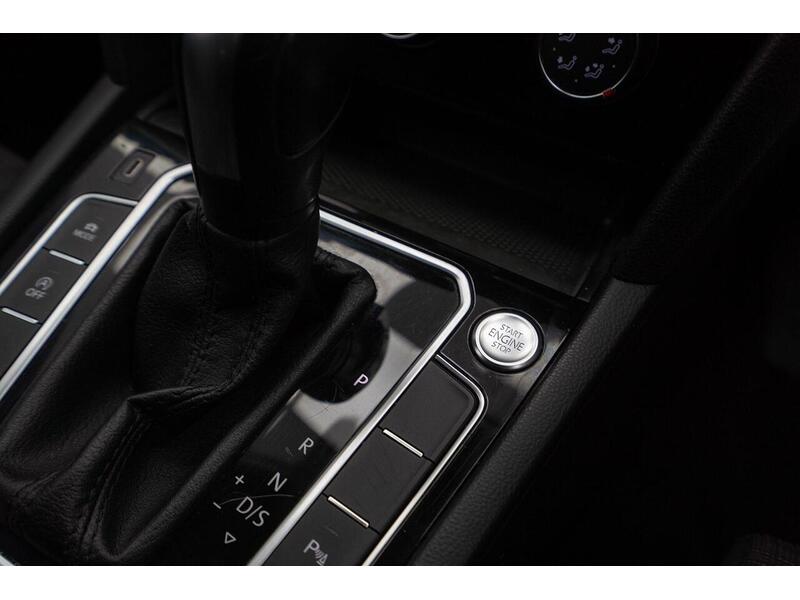 Volkswagen Passat 1.6 TDI SE Nav DSG Euro 6 (s/s) 5dr - U1167