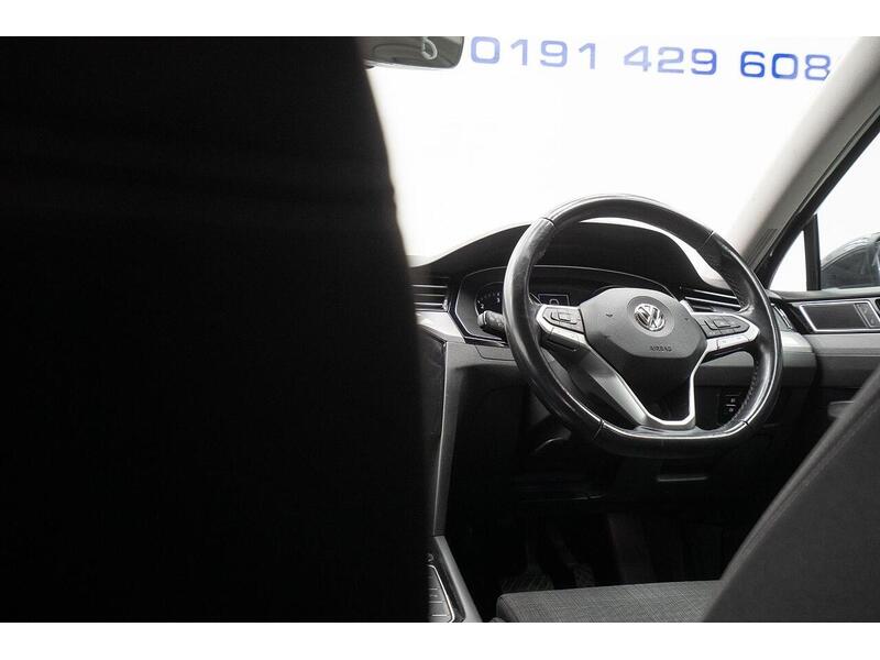 Volkswagen Passat 1.6 TDI SE Nav DSG Euro 6 (s/s) 5dr - U1167