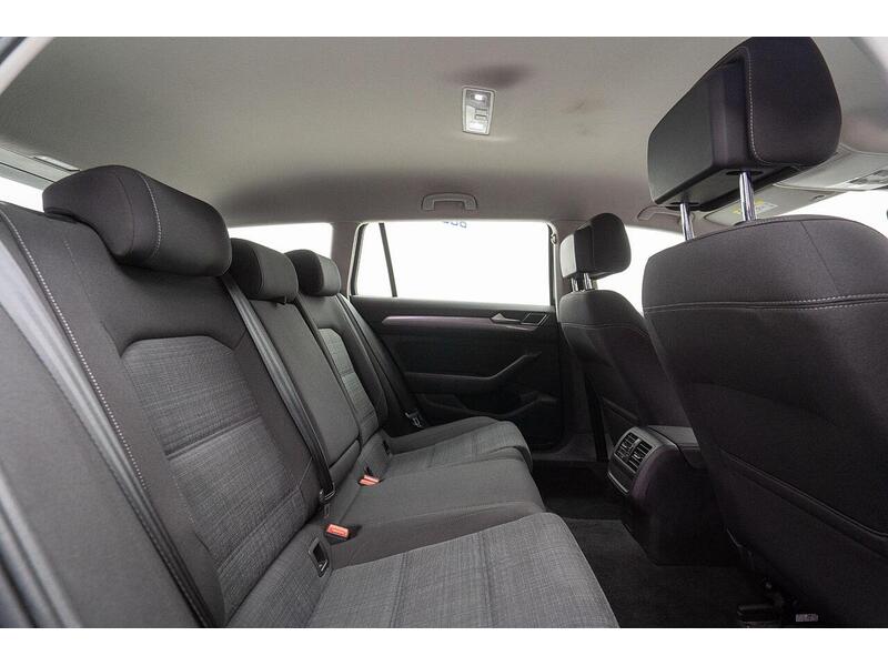 Volkswagen Passat 1.6 TDI SE Nav DSG Euro 6 (s/s) 5dr - U1167