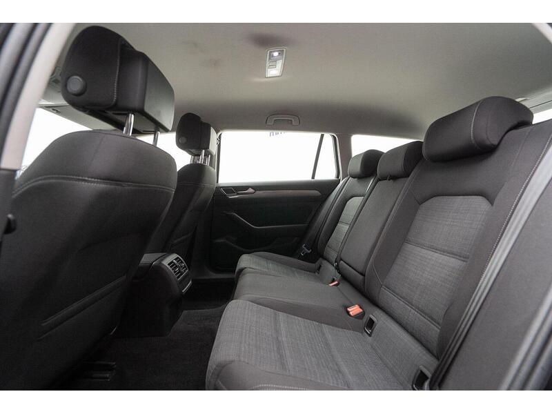 Volkswagen Passat 1.6 TDI SE Nav DSG Euro 6 (s/s) 5dr - U1167