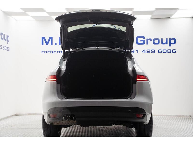 Jaguar F-PACE 2.0 D180 Chequered Flag Auto AWD Euro 6 (s/s) 5dr - U1183