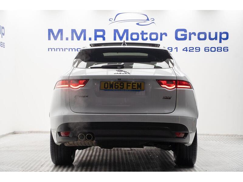 Jaguar F-PACE 2.0 D180 Chequered Flag Auto AWD Euro 6 (s/s) 5dr - U1183