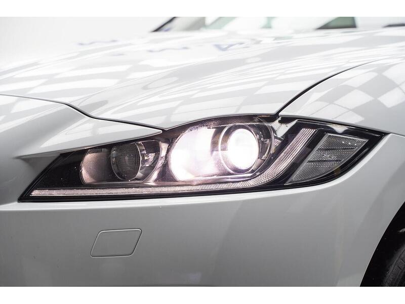 Jaguar F-PACE 2.0 D180 Chequered Flag Auto AWD Euro 6 (s/s) 5dr - U1183