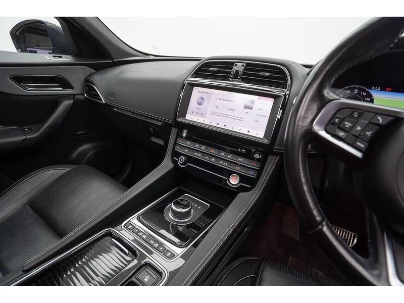 Jaguar F-PACE 2.0 D180 Chequered Flag Auto AWD Euro 6 (s/s) 5dr - U1183
