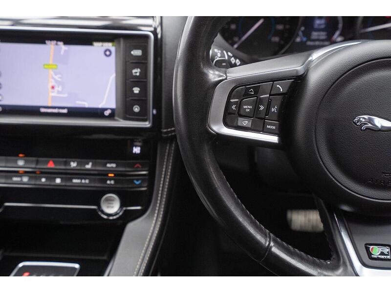 Jaguar F-PACE 2.0 D240 R-Sport Auto AWD Euro 6 (s/s) 5dr - U1192