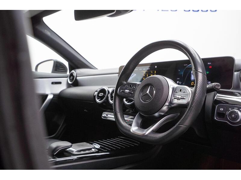 Mercedes-Benz CLA 2.0 CLA220d AMG Line Shooting Brake 8G-DCT Euro 6 (s/s) 5dr - U1210