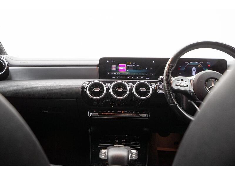 Mercedes-Benz CLA 2.0 CLA220d AMG Line Shooting Brake 8G-DCT Euro 6 (s/s) 5dr - U1210