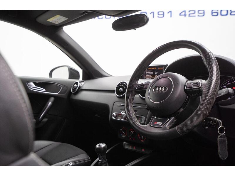 Audi A1 A1 S line Hatchback 1 Manual Petrol - U1213