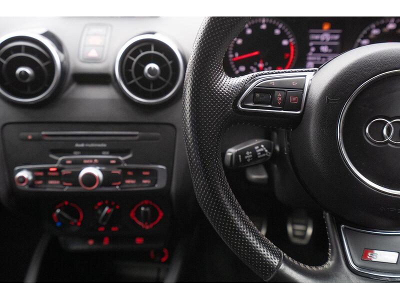 Audi A1 A1 S line Hatchback 1 Manual Petrol - U1213