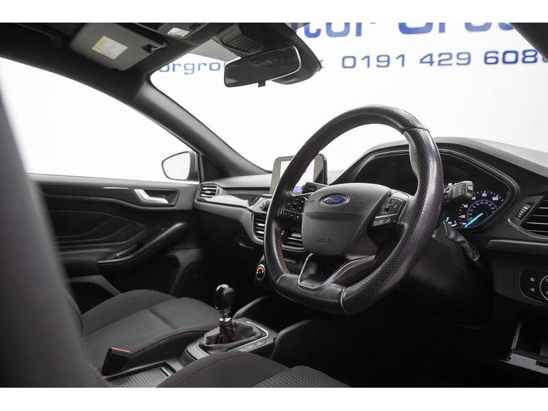 Ford Focus 1.0T EcoBoost ST-Line Euro 6 (s/s) 5dr - U1227