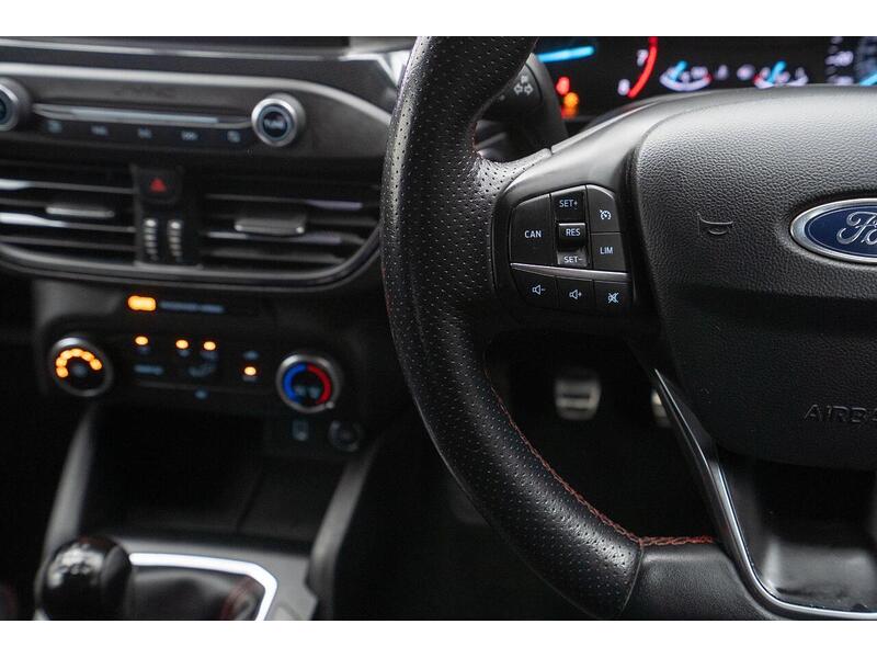 Ford Focus 1.0T EcoBoost ST-Line Euro 6 (s/s) 5dr - U1227