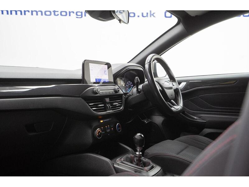 Ford Focus 1.0T EcoBoost ST-Line Euro 6 (s/s) 5dr - U1227