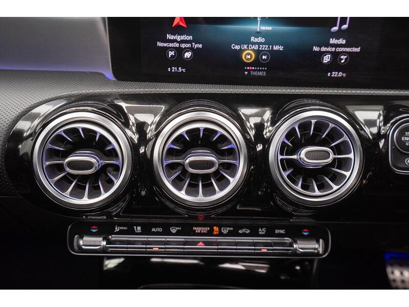 Mercedes-Benz CLA 1.3 CLA200 AMG Line (Premium Plus 2) Coupe 7G-DCT Euro 6 (s/s) 4dr - U1229