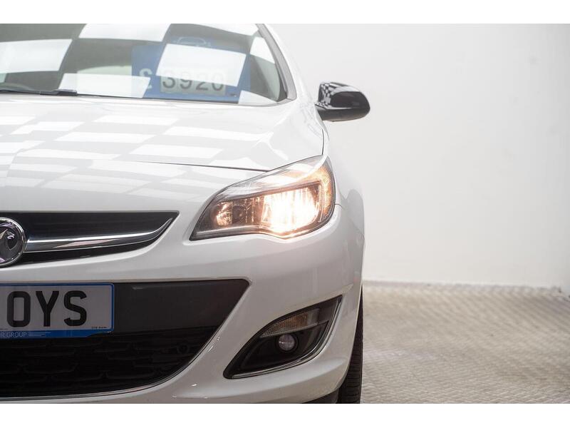 Vauxhall Astra 2.0 CDTi ecoFLEX SRi Euro 5 (s/s) 5dr - U1258