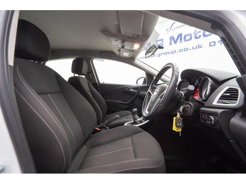 Vauxhall Astra 2.0 CDTi ecoFLEX SRi Euro 5 (s/s) 5dr - U1258