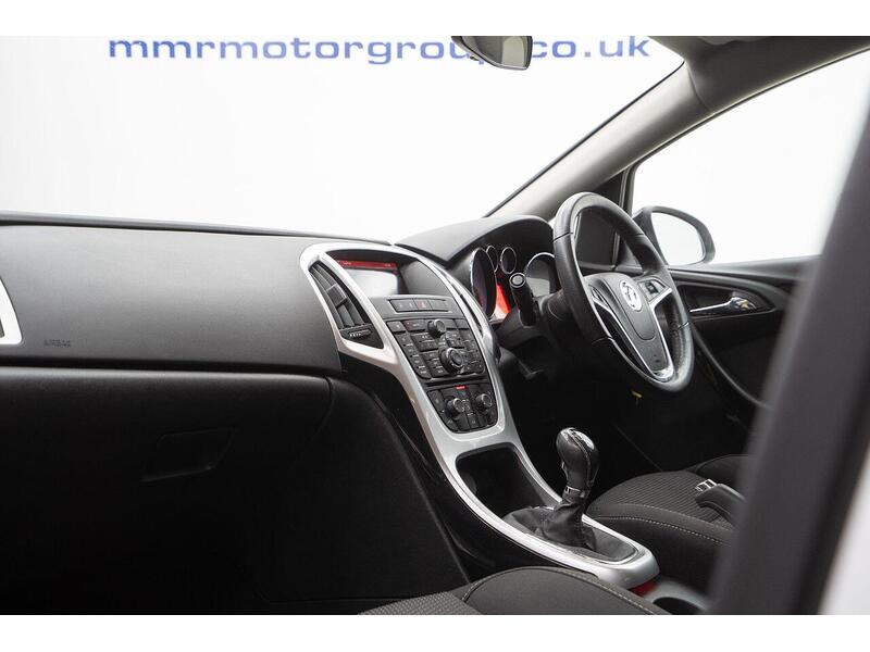Vauxhall Astra 2.0 CDTi ecoFLEX SRi Euro 5 (s/s) 5dr - U1258
