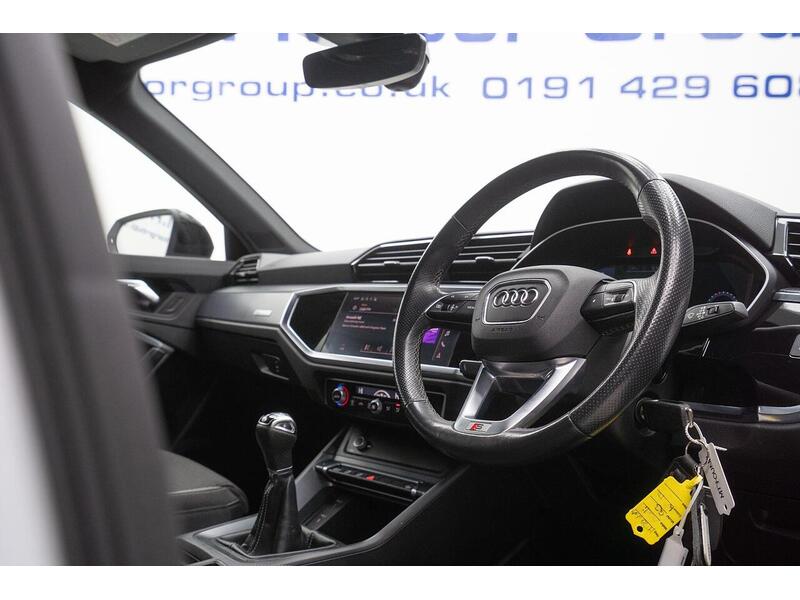 Audi Q3 1.5 TFSI CoD 35 S line Euro 6 (s/s) 5dr - U1276