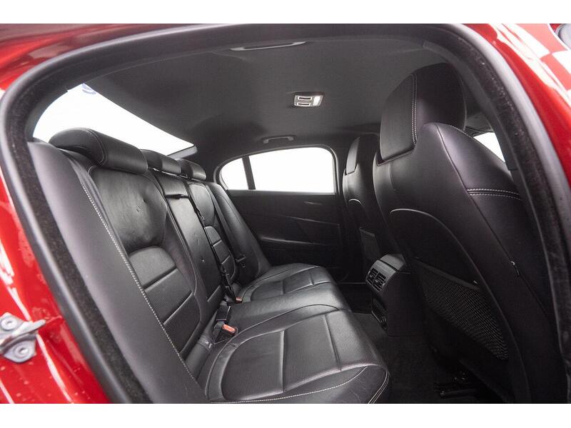 Jaguar XE 2.0d R-Sport Euro 6 (s/s) 4dr - U1281