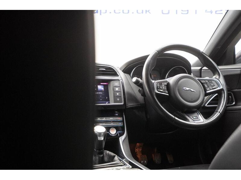 Jaguar XE 2.0d R-Sport Euro 6 (s/s) 4dr - U1281
