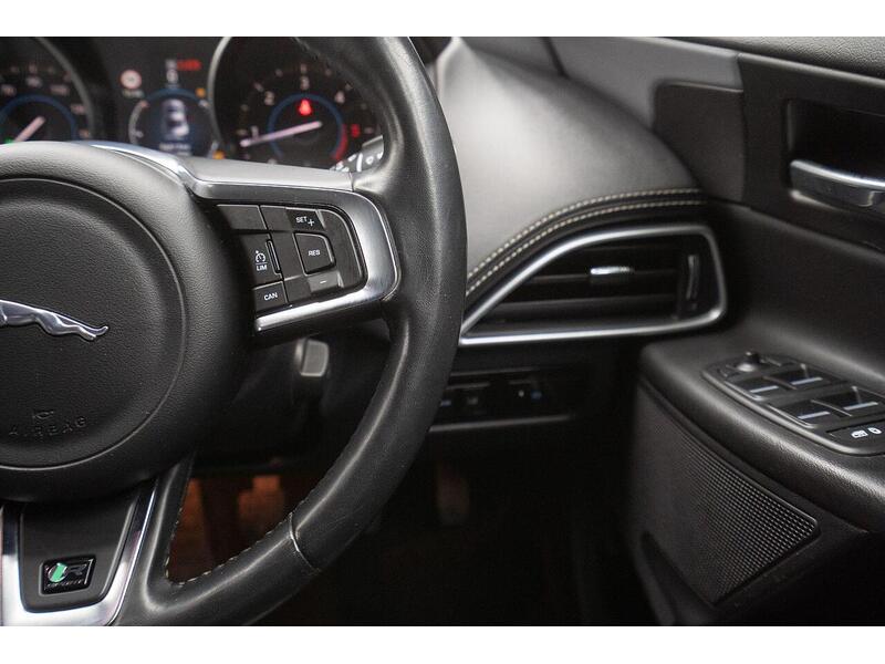 Jaguar XE 2.0d R-Sport Euro 6 (s/s) 4dr - U1281