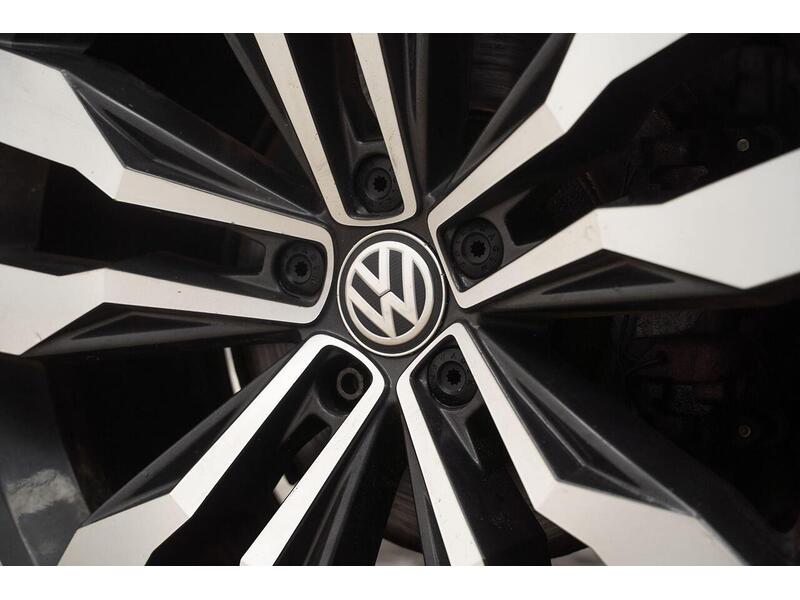 Volkswagen Tiguan 2.0 TDI R-Line DSG Euro 6 (s/s) 5dr - U1292