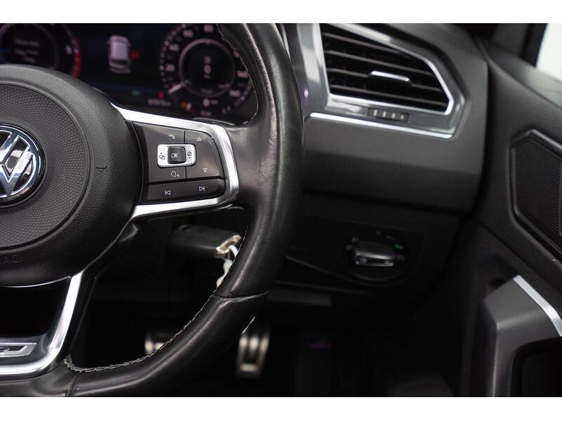 Volkswagen Tiguan 2.0 TDI R-Line DSG Euro 6 (s/s) 5dr - U1292