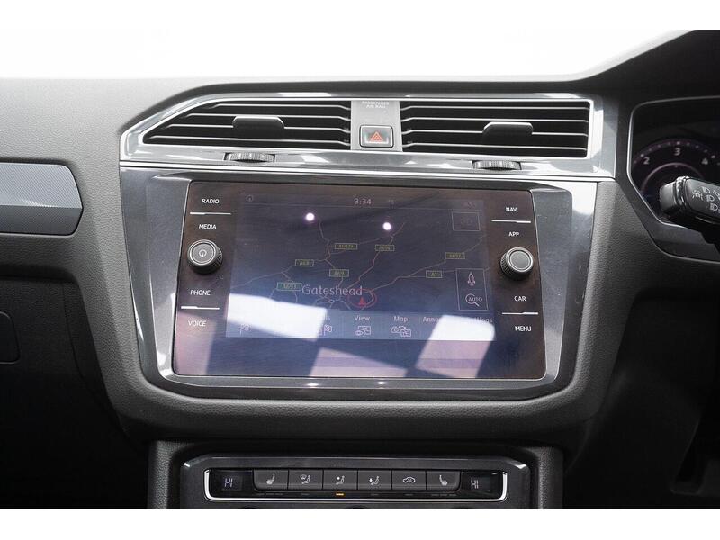 Volkswagen Tiguan 2.0 TDI R-Line DSG Euro 6 (s/s) 5dr - U1292