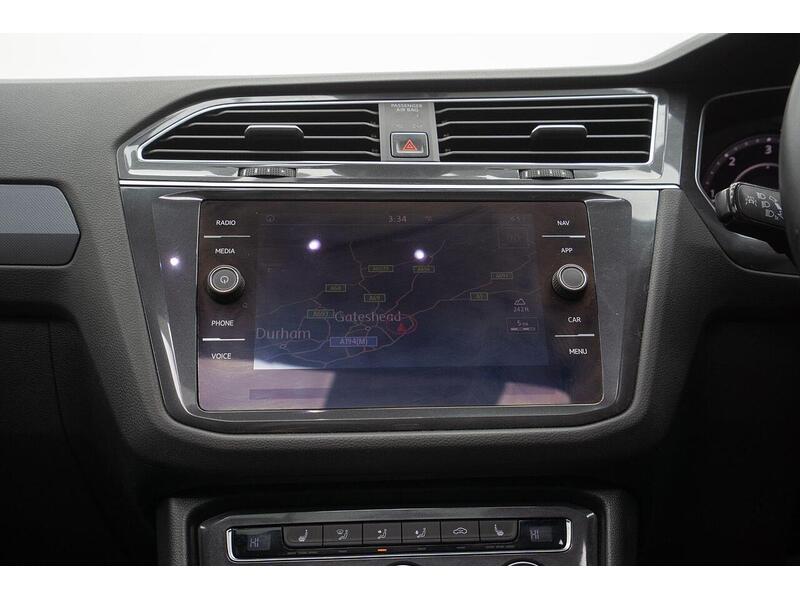 Volkswagen Tiguan 2.0 TDI R-Line DSG Euro 6 (s/s) 5dr - U1292
