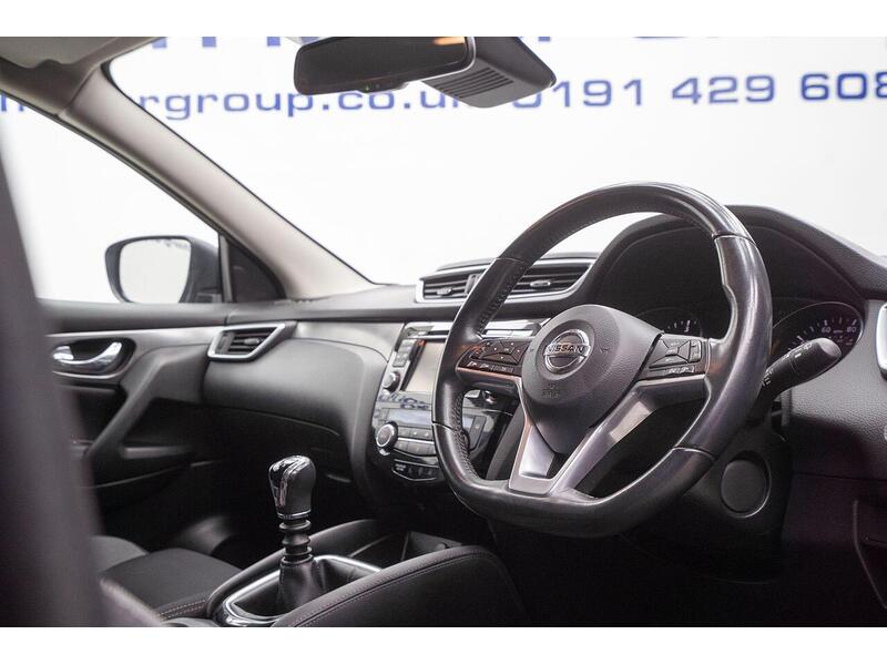 Nissan Qashqai 1.5 dCi N-Connecta Euro 6 (s/s) 5dr - U1299