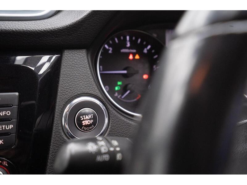 Nissan Qashqai 1.5 dCi N-Connecta Euro 6 (s/s) 5dr - U1299