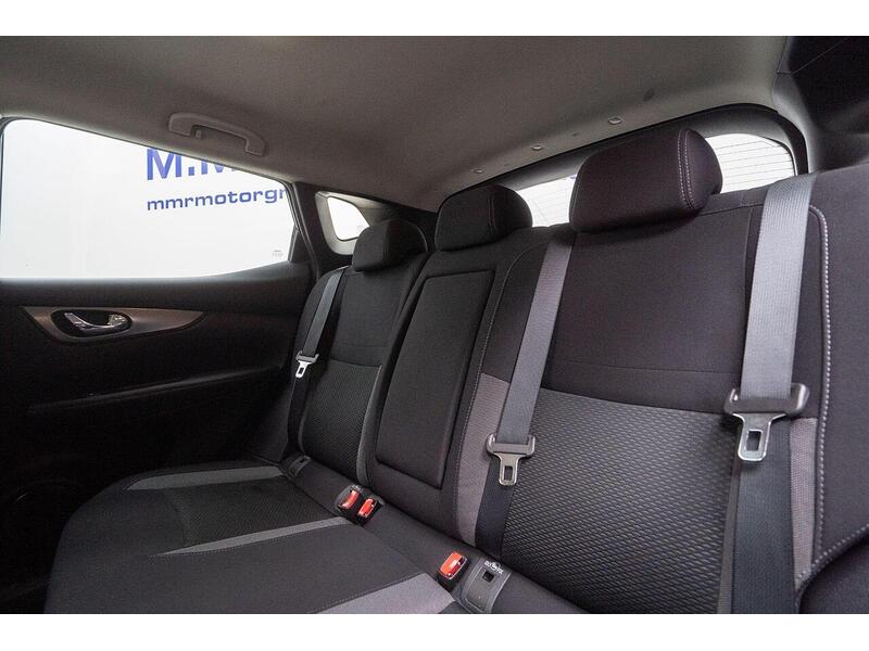 Nissan Qashqai 1.5 dCi N-Connecta Euro 6 (s/s) 5dr - U1299