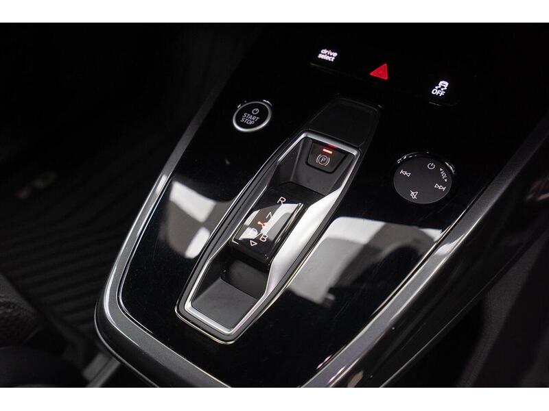 Audi Q4 e-tron 40 S line Auto 5dr 82kWh - U1313