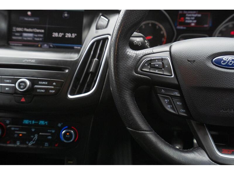 Ford Focus Focus ST-3 Hatchback 1 Manual Petrol - U1327