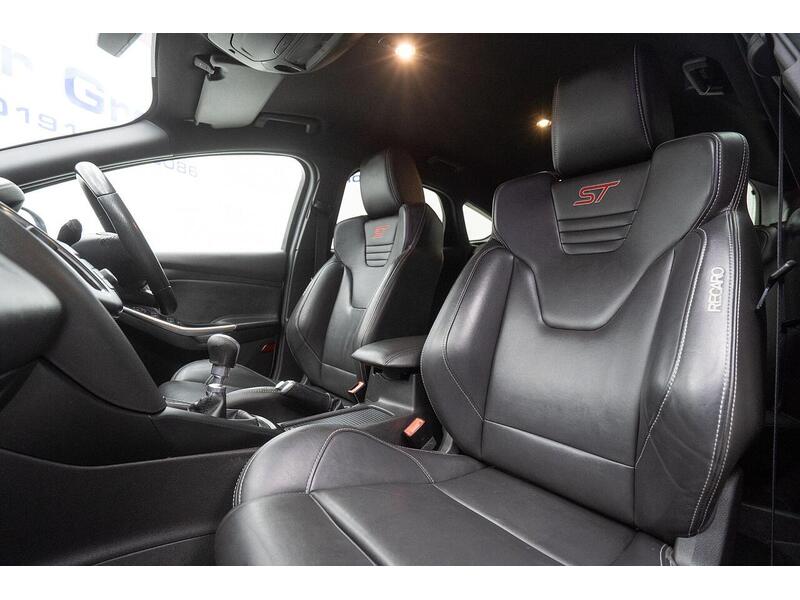 Ford Focus Focus ST-3 Hatchback 1 Manual Petrol - U1327