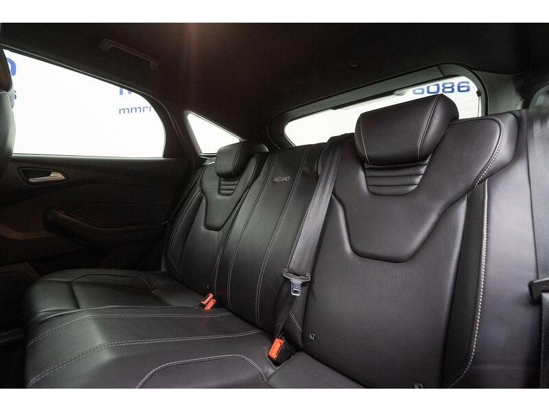 Ford Focus Focus ST-3 Hatchback 1 Manual Petrol - U1327