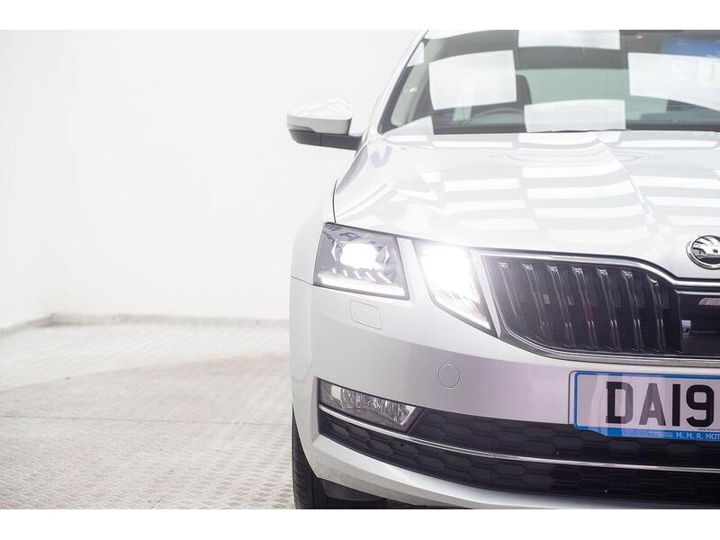 Skoda Octavia Octavia SE L Hatchback 1 Automatic Diesel - U1334