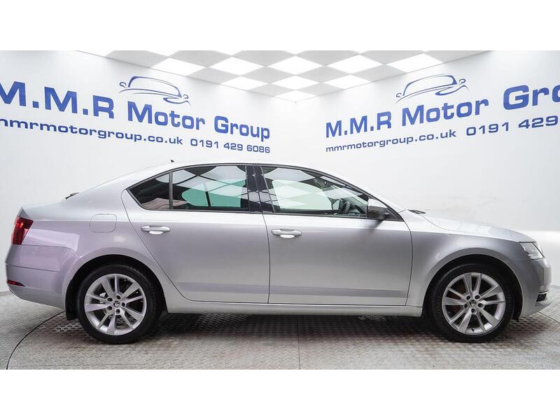 Skoda Octavia Octavia SE L Hatchback 1 Automatic Diesel - U1334