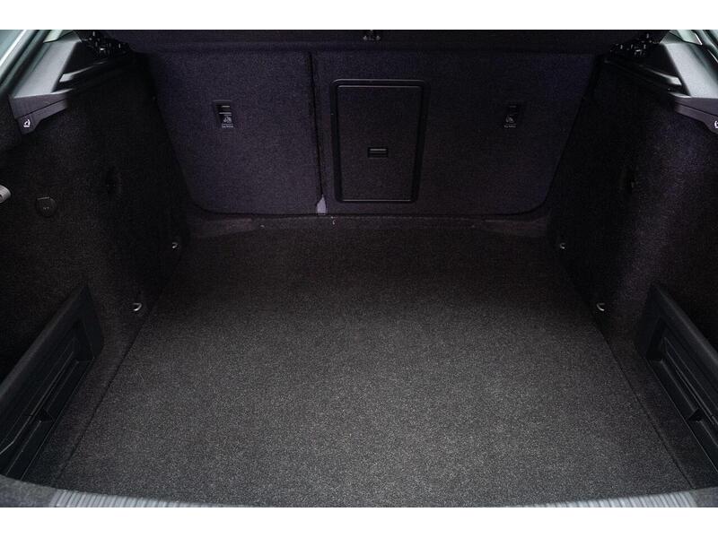 Skoda Octavia Octavia SE L Hatchback 1 Automatic Diesel - U1334