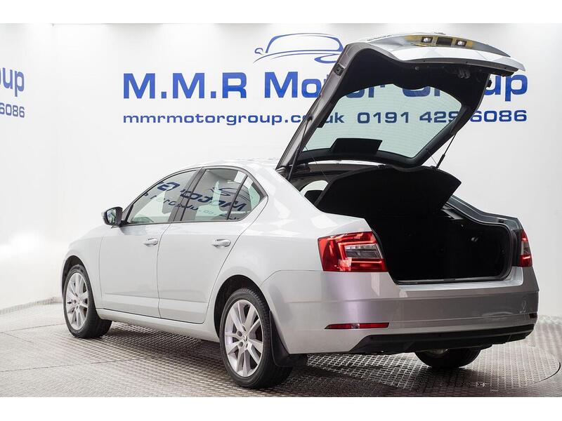 Skoda Octavia Octavia SE L Hatchback 1 Automatic Diesel - U1334