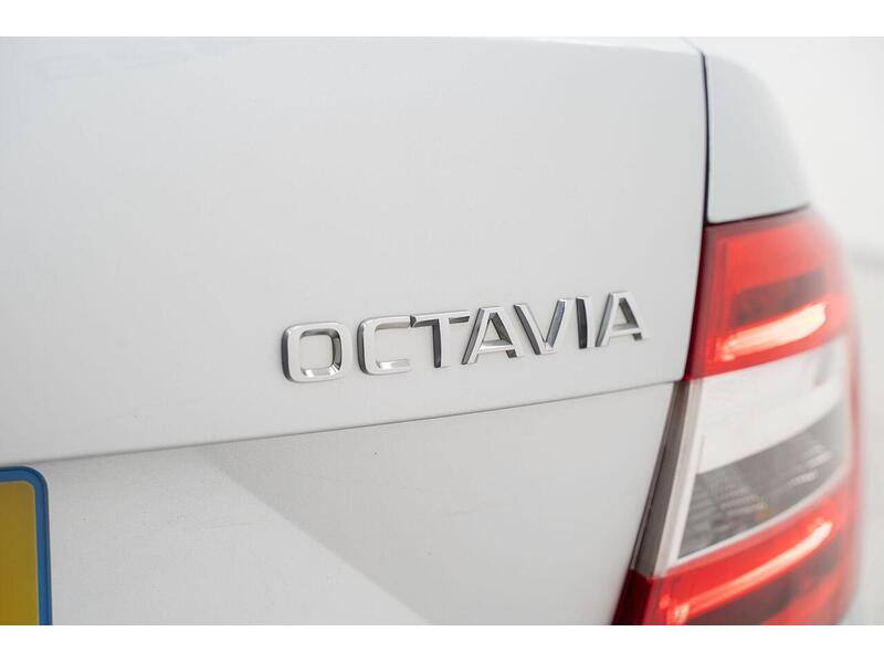 Skoda Octavia Octavia SE L Hatchback 1 Automatic Diesel - U1334