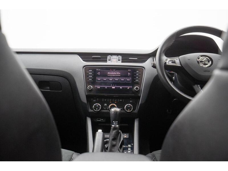 Skoda Octavia Octavia SE L Hatchback 1 Automatic Diesel - U1334