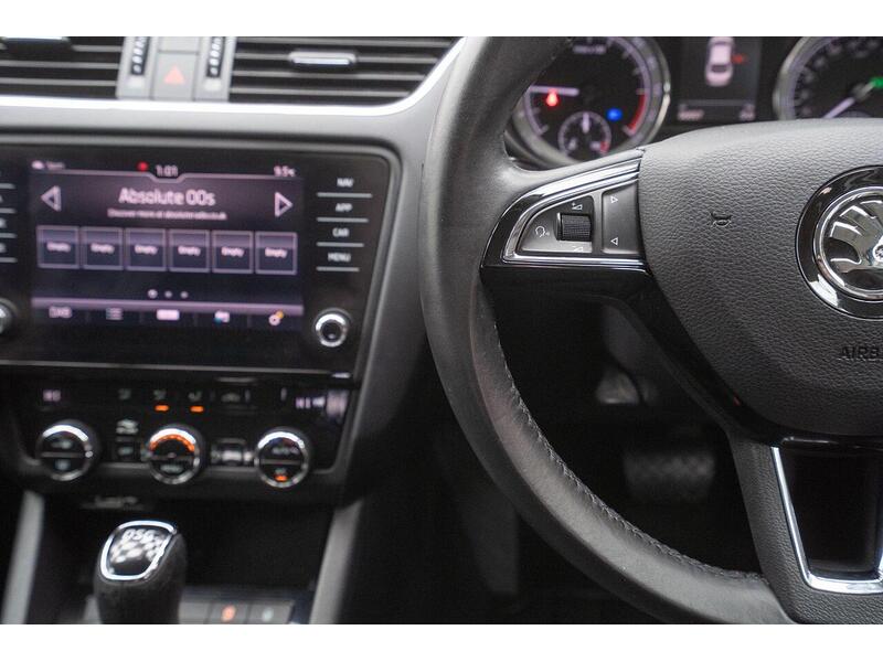 Skoda Octavia Octavia SE L Hatchback 1 Automatic Diesel - U1334