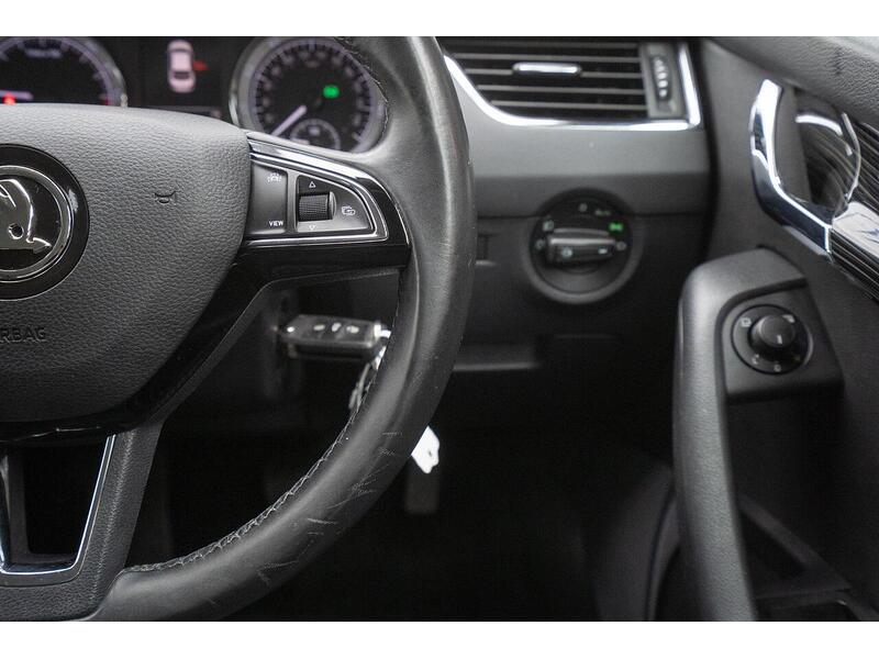 Skoda Octavia Octavia SE L Hatchback 1 Automatic Diesel - U1334