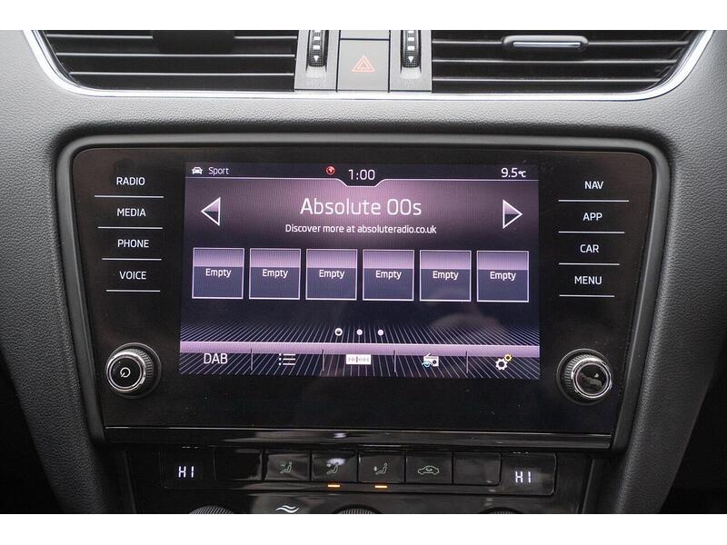 Skoda Octavia Octavia SE L Hatchback 1 Automatic Diesel - U1334